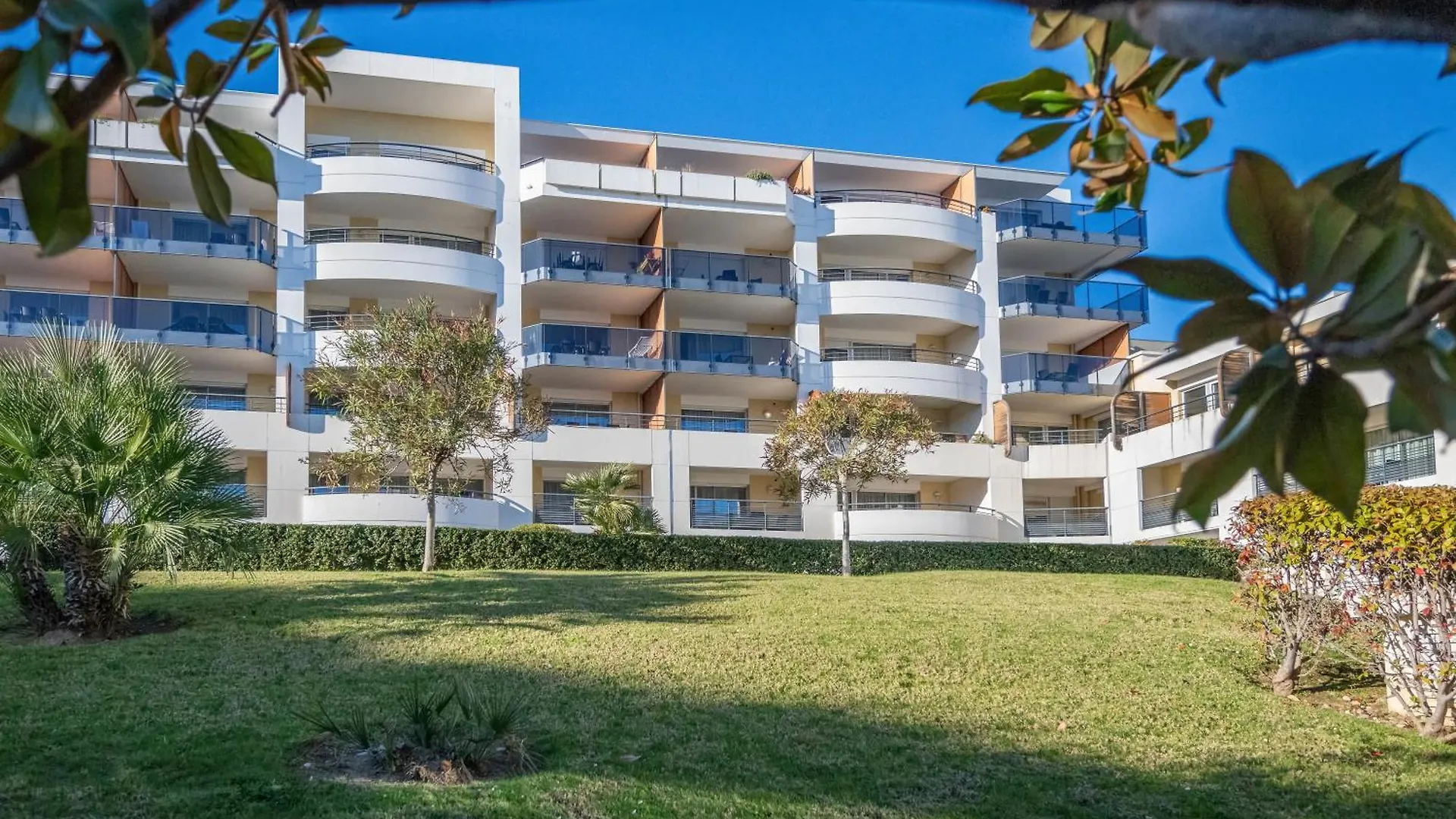 Nemea Appart Hotel Le Lido Cagnes Sur Mer France
